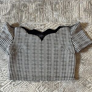 Black and White Houndstooth Crop Top